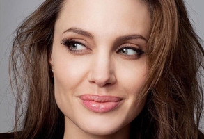 Губы, как у Джоли: простые упражнения для поддержания красоты губ